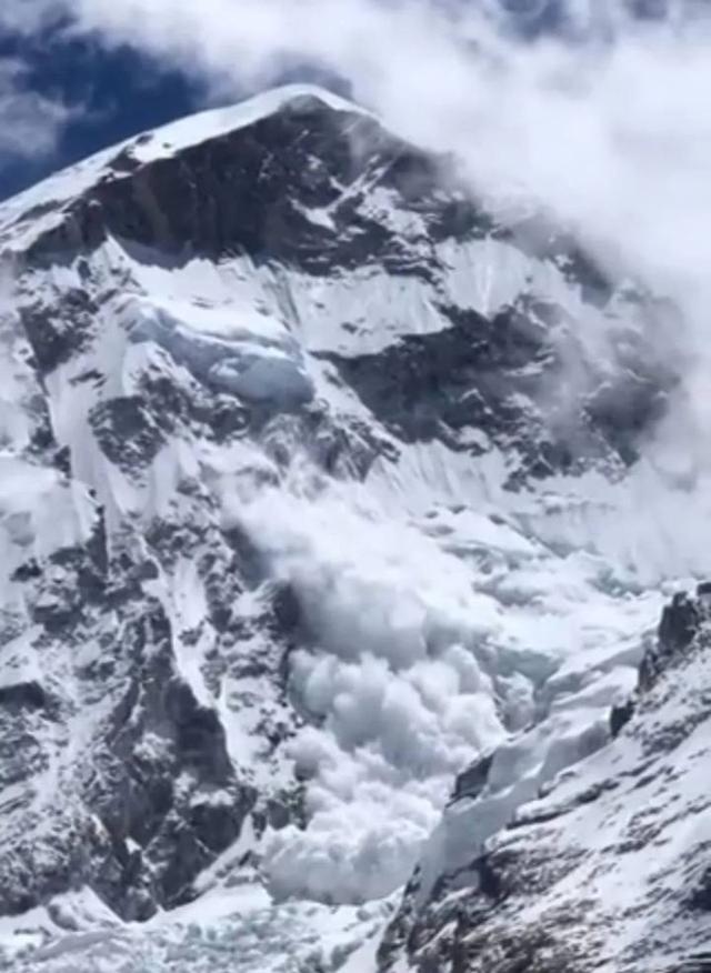 万万没想到，五一连珠峰都堵上了！网友：下一步就是外太空了 第6张