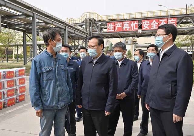 “五一”劳动节，宁夏回族自治区党委书记梁言顺带领专家暗访