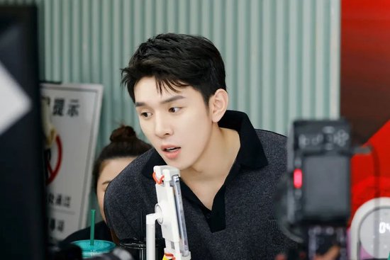 凌晨道歉！李佳琦无法共情打工人了？ 第9张