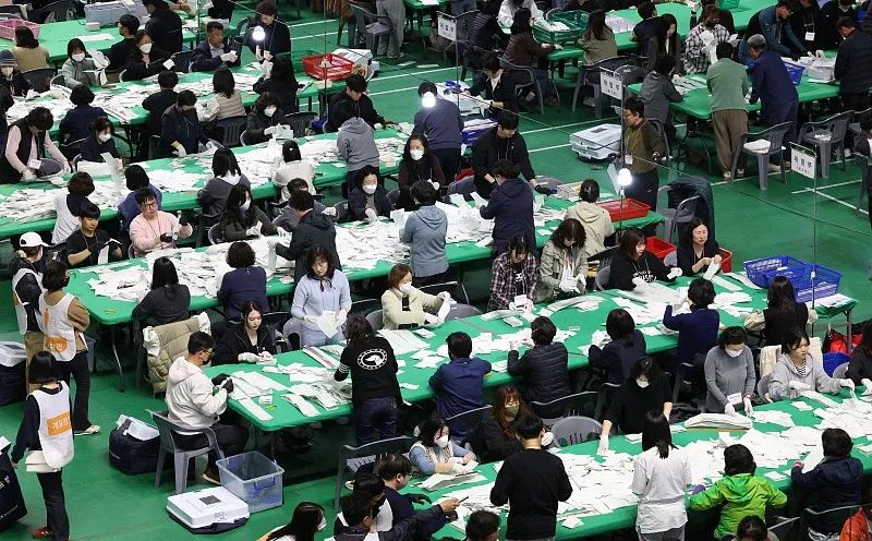 尹锡悦“大败”！韩总理、总统幕僚集体辞职！李在明发声→ 第1张