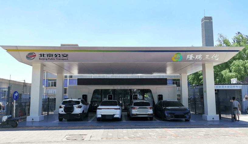 北京的公交站能停车，也能充电！ 第2张
